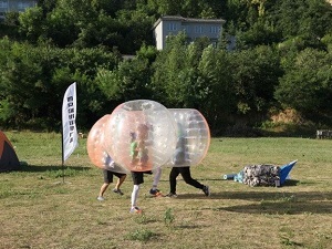 碰碰球體驗(yàn)